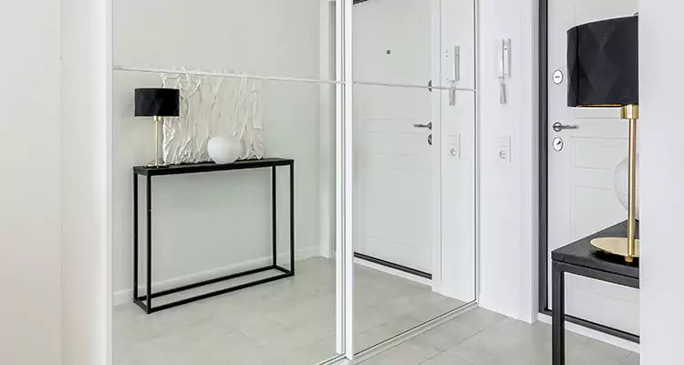 Mirrored Bifold Closet Doors Repair in Crestview, FL