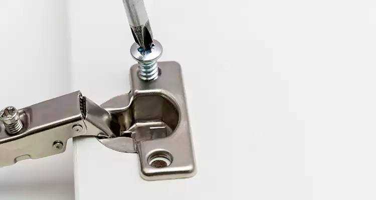 Screen Door Hinge Repair in Crestview, FL