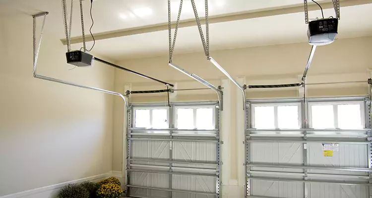 Residential Emergency Garage Door Repair in Crestview, FL