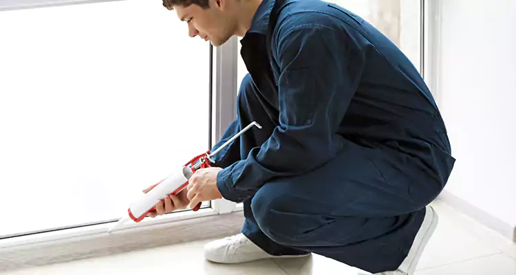 Window Glass Caulk Repair in Crestview, FL